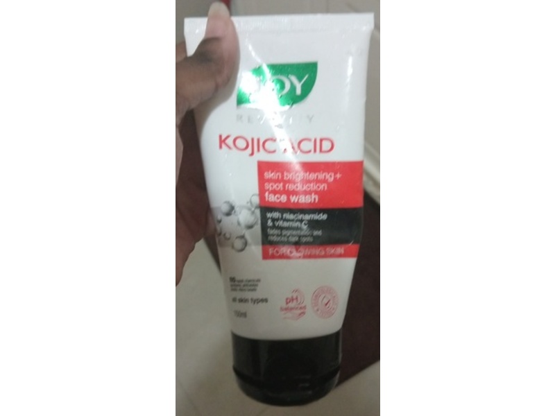 Joy Revivify Kojic Acid Face Wash, Niacinamide & Vitamin C, 150 mL