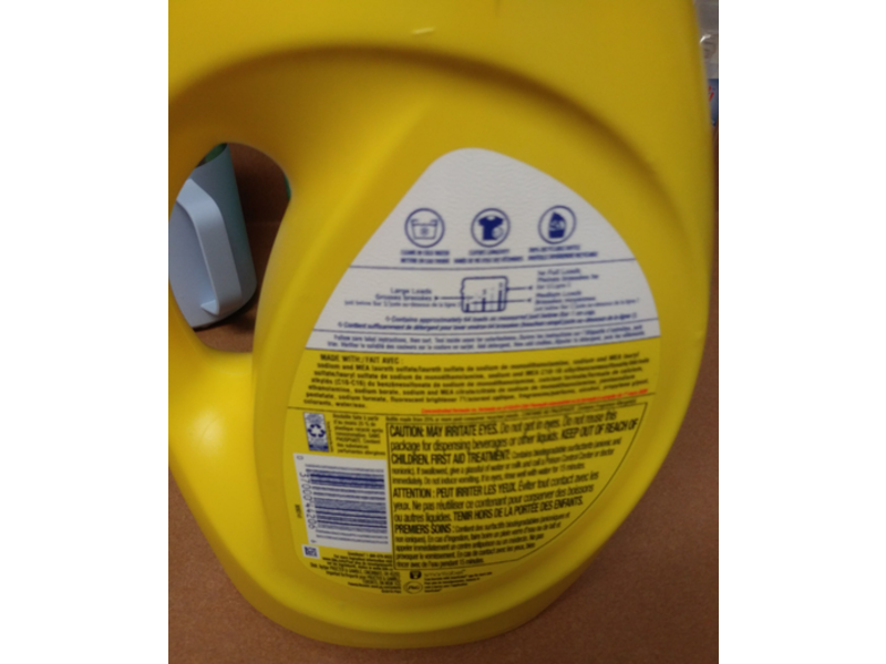 Tide Simply Clean & Fresh Laundry Detergent, Refreshing Breeze, 64 Loads, 92 fl oz/2.27 L