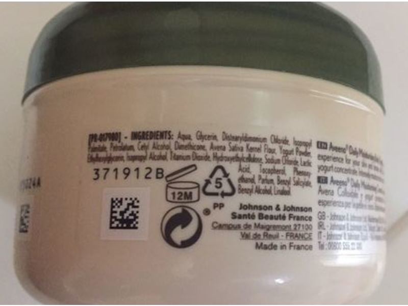 Aveeno Daily Moisturizing Body Yogurt, Vanilla,& Oat Scented, 200 mL