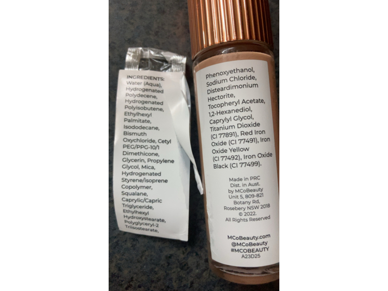 MCo Beauty Flawless Glow Illuminates & Blurs Skin To Perfection, 3 Light, 1.01 fl oz/30 mL