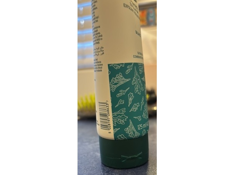 The Body Shop Balance Oil Control Exfoliator, Seaweed, 4.2 fl oz/125 mL