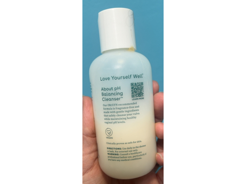 Love Wellness Ph Balancing Cleanser, 5 fl oz/148 mL