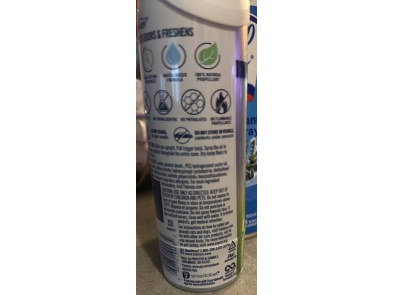 Febreze Air Mist Pet Odor Fighter, Fresh Scent, 8.1 oz/230 g
