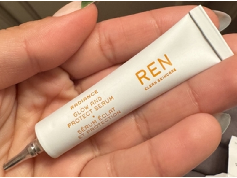 REN Clean Skincare Radiance Glow & Protect Serum, 0.17 fl oz/5 mL