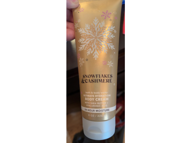 Bath & Body Works Snowflakes & Cashmere Ultimate Hydration Body Cream, Shea Butter + Hyaluronic Acid, 8 oz/226 g