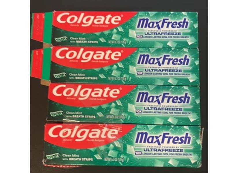 Colgate MaxFresh Ultrafreeze Toothpaste, Clean Mint, 6.3 oz/178 g, 4 Pack