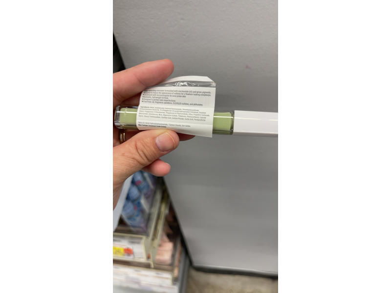 Neutrogena Clear Coverage Color Correcting Concealer, Green, 0.24 fl oz/7.1 mL