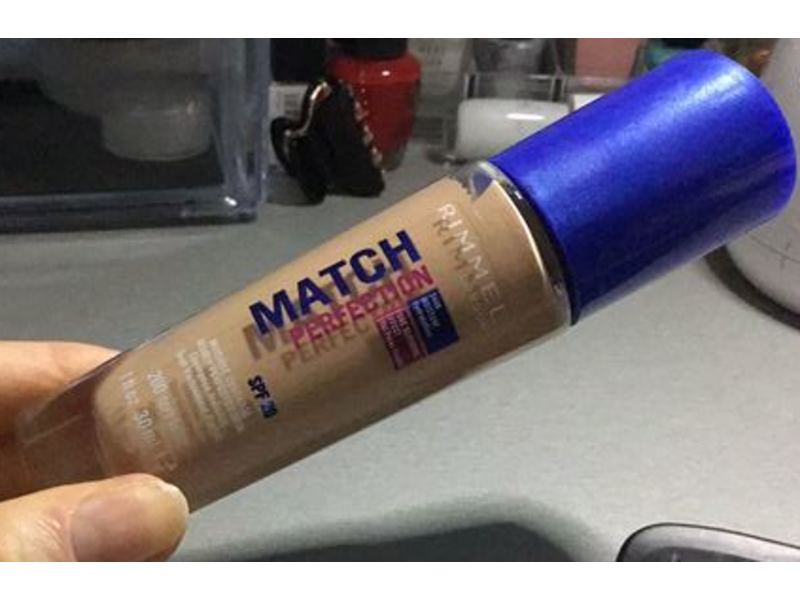 Rimmel London Match Perfection Foundation, SPF 20, 200 Soft Beige, 1 fl oz/30 mL
