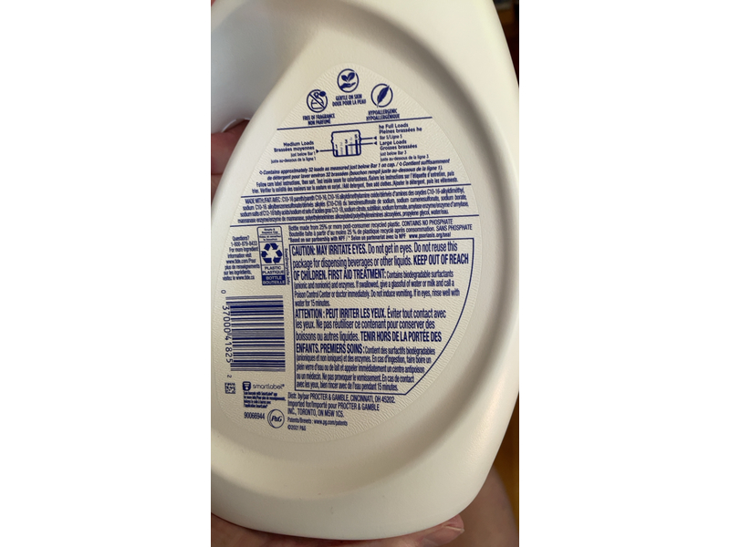 Tide Free & Gentle Liquid Laundry Detergent, 32 Loads, 46 fl oz/1.36 L