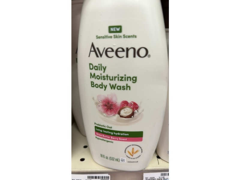 Aveeno Daily Moisturizing Body Wash, Shea Butter Berry Scent, 18 fl oz/532 mL