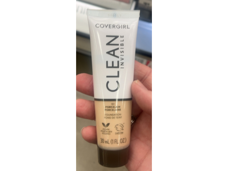 Covergirl Clean Invisible Foundation, Porcelain, 1 fl oz/30 mL