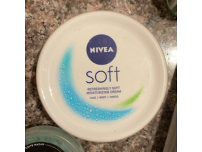Nivea Soft Refreshing Moisturizing Cream, 300 mL