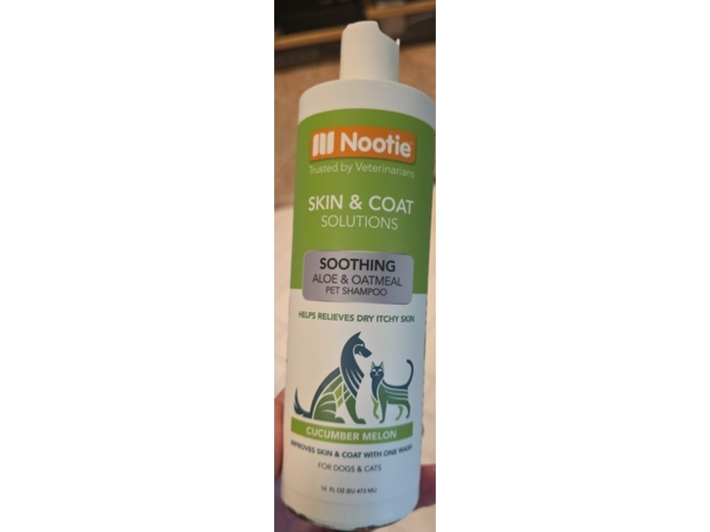 Nootie Skin & Coat Solutions Soothing Aloe & Oatmeal Pet Shampoo, Cucumber Melon, 16 fl oz/473 mL