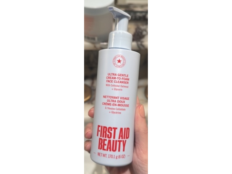 First Aid Beauty Ultra Gentle Cream-To-Foam Facial Cleanser, Colloidal Oatmeal & Glycerin, 6 oz/170.1 g