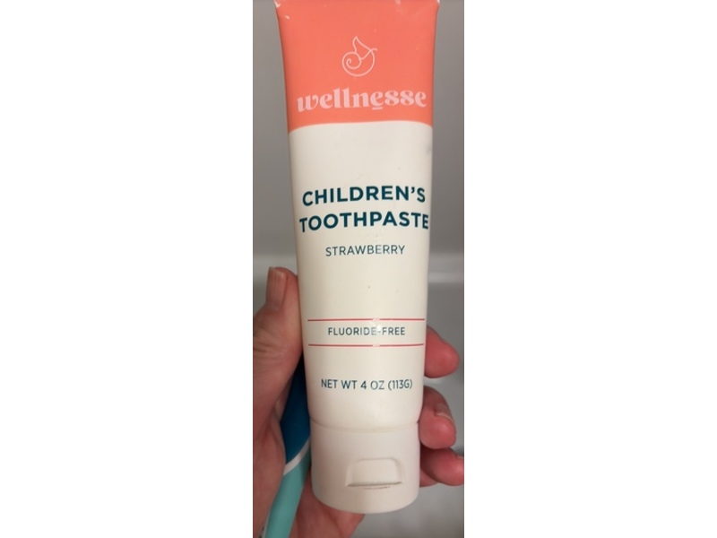 Wellnesse Children's Toothpaste, Strawberry, 4 oz/113 g