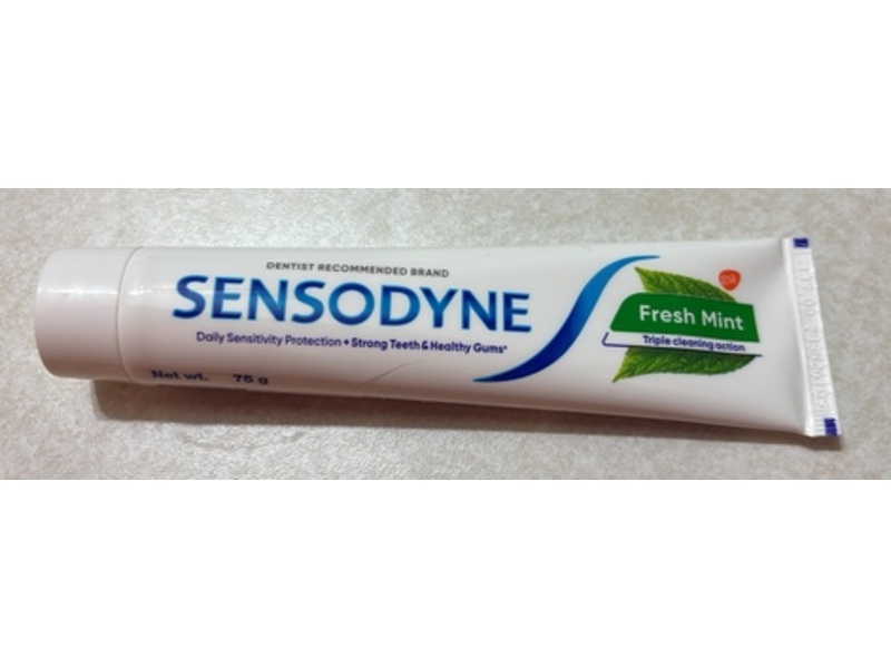 Sensodyne Daily Sensitivity Protection Triple Cleaning Action, Fresh Mint, 75 g