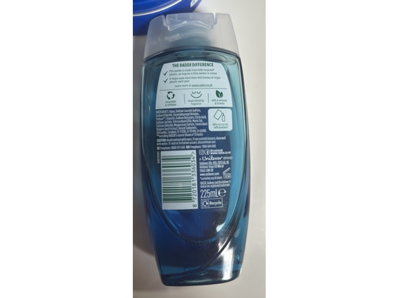 Radox Mineral Therapy 2-In-1 Shower Gel & Shampoo, Feel Awake, 225 mL