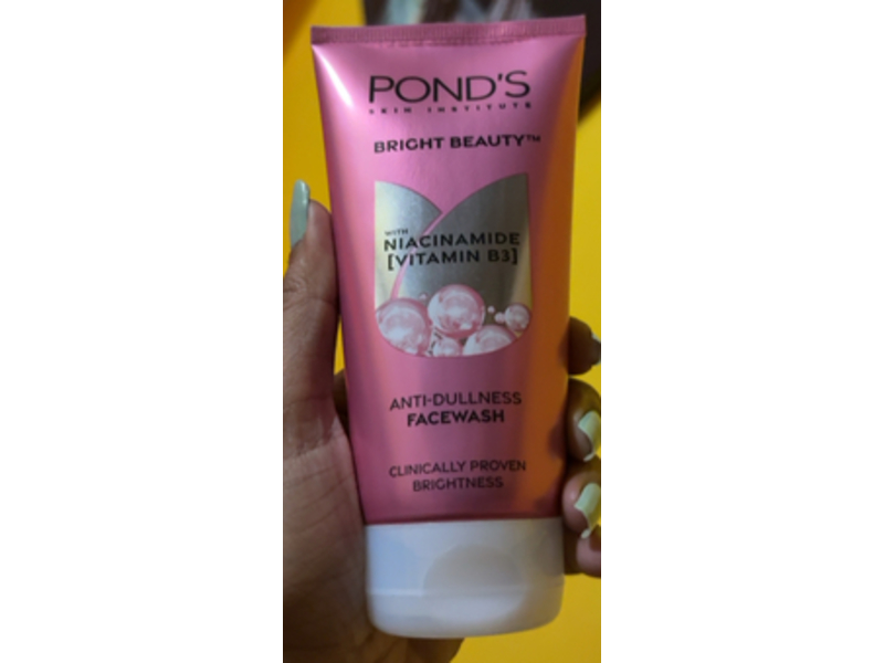 Pond's Bright Beauty Anti-Dullness Face Wash, 150 g