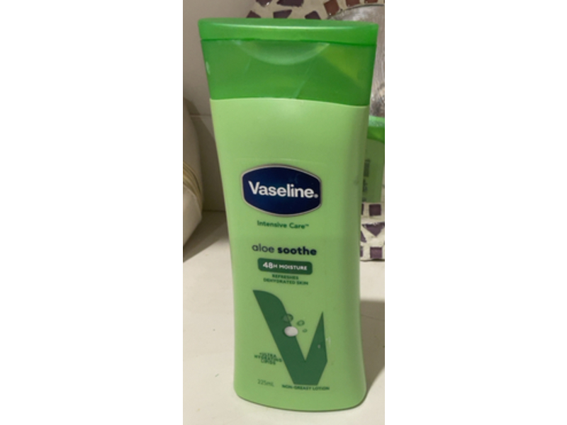 Vaseline Intensive Care Lotion, Aloe Soothe, 225 mL