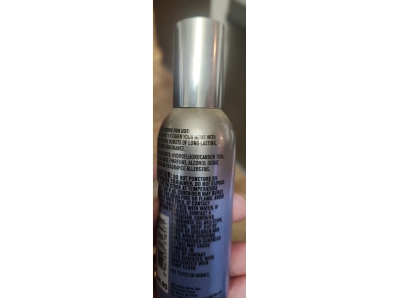 Bath & Body Works White Barn Laundry Day Concentrated Room Spray, Soft Lavender Waver, Vanilla Sea Foam, Coconut Water, 1.5 oz/42.5 g