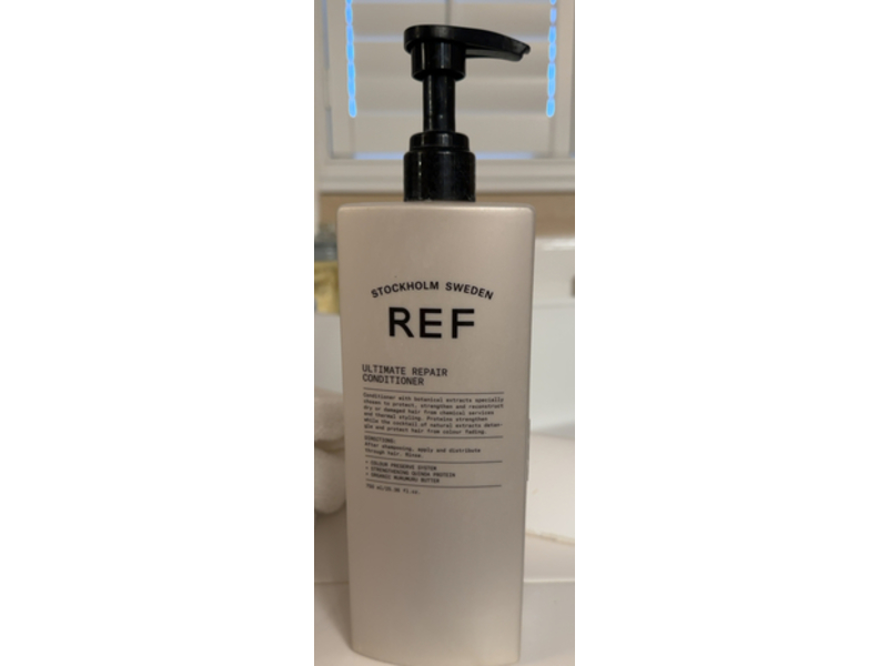 Stockholm Sweden REF Ultimate Repair Conditioner, 25.36 fl oz/750 mL