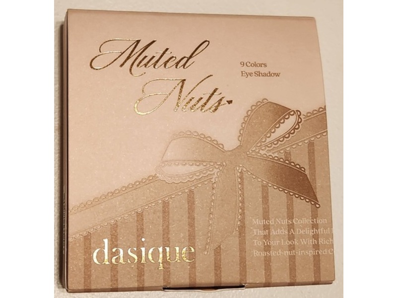 Dasique 9 Colors Eye Shawdow Palette, #24 Muted Nuts, 0.26 oz/7.5 g