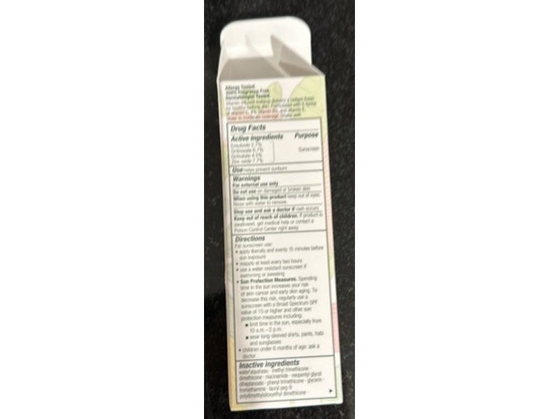 Clinique Even Better Clinical Vitamin Makeup, SPF 45, Light Medium Warm 1, 1 fl oz/30 mL