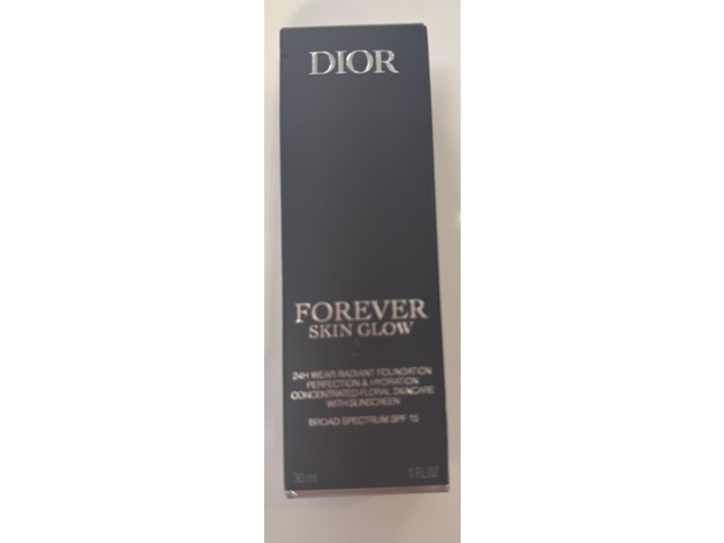 Dior Forever Skin Glow Radiant Foundation, 6.5 Warm, SPF 15, 1 fl oz/30 mL