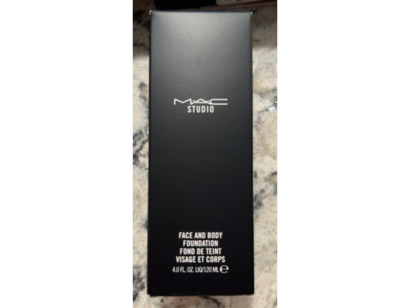 M.A.C Studio Face & Body Foundation, White 120, 4.0 fl oz/120 mL