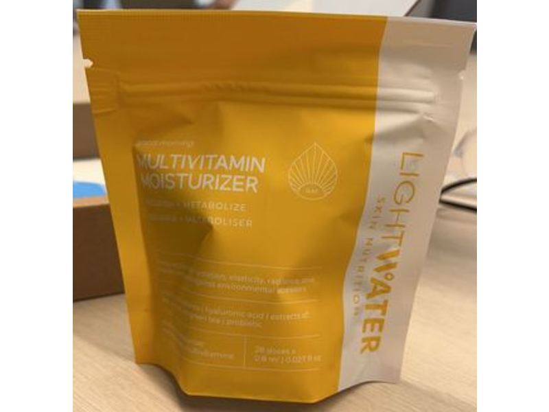 LightWater Multivitamin Moisturizer for Morning, 22.4 mL / 0.756 fl oz