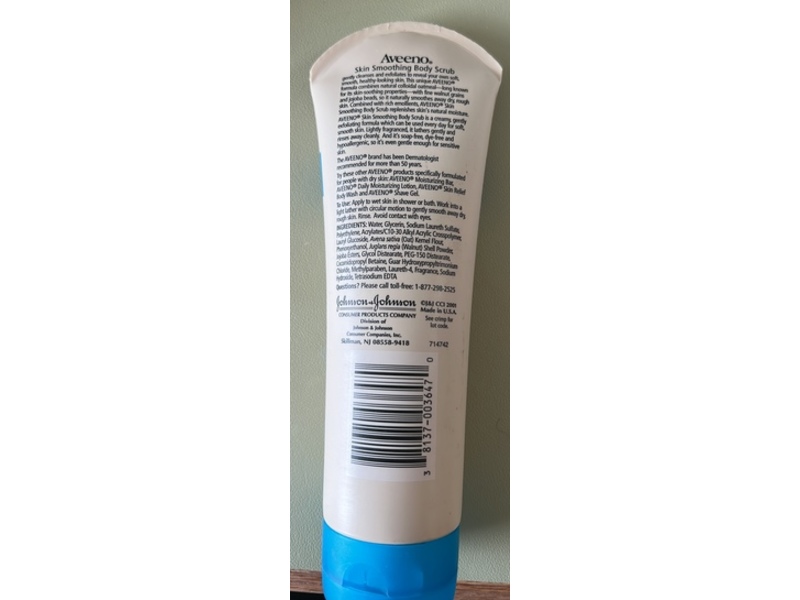 Aveeno Skin Smoothing Body Scrub, Natural Colloidal Oatmeal, 7.7 oz/218 g