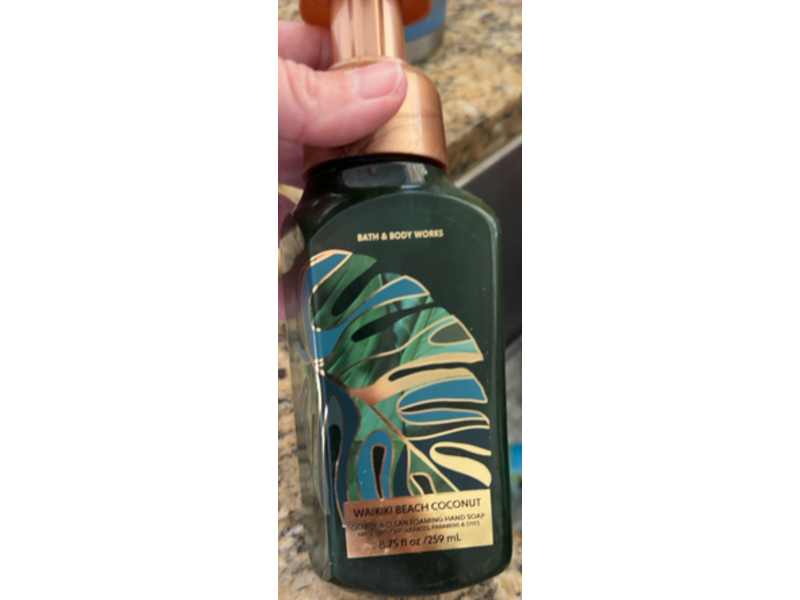 Bath & Body Works Gentle & Clean Foaming Hand Soap, Waikiki Beach Coconut, 8.75 fl oz/259 mL