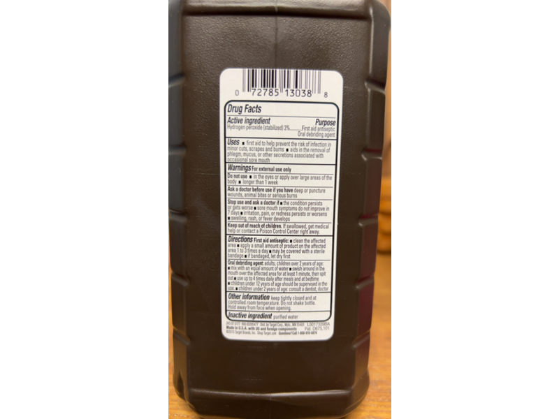 Up & up 3% Hydrogen Peroxide First Aid Antiseptic, 32 fl oz/946 mL