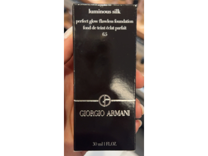 Giorgio Armani Luminous Silk Perfect Glow Flawless Foundation, 65 Towny, 1 fl oz/30 mL