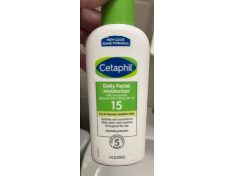 Cetaphil Daily Facial Moisturizer & Sunscreen, SPF 15, 4 fl oz/118 mL