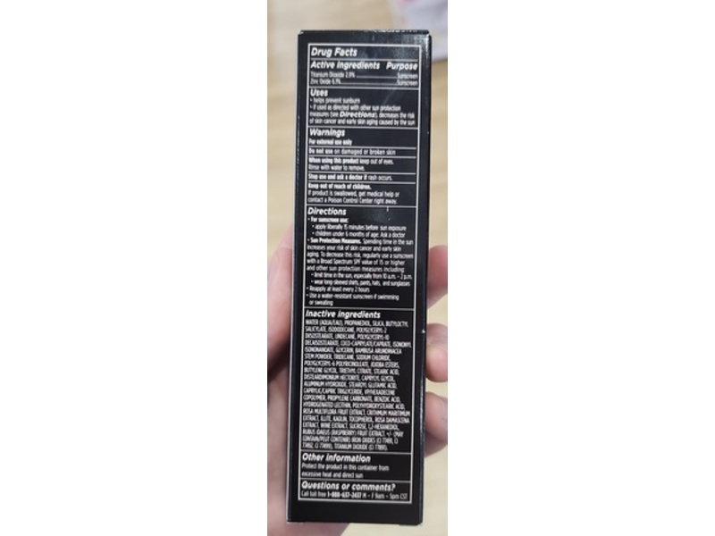 Laura Mercier Tinted Moisturizer Blurred Matte, SPF 30, 0N Silk, 1.5 fl oz/45 mL