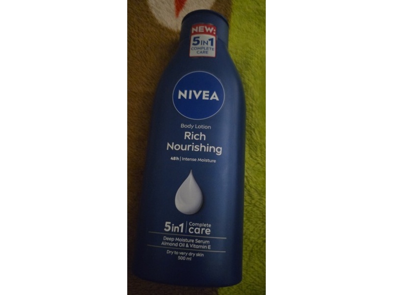 Nivea Rich Nourishing Body Lotion, Almond Oil & Vitamin E, 500 mL