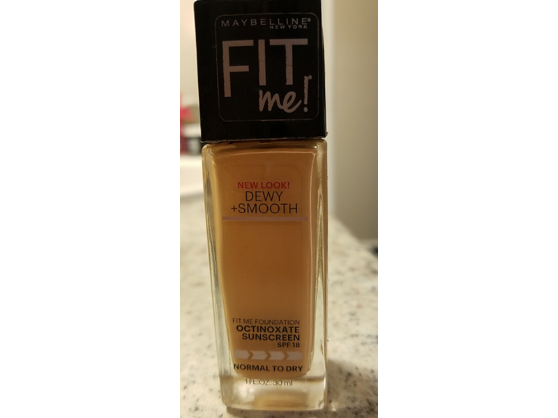 Maybelline Fit Me Dewy+Smooth Foundation, SPF 18, 215 Soft Honey, 1 fl oz/30 mL