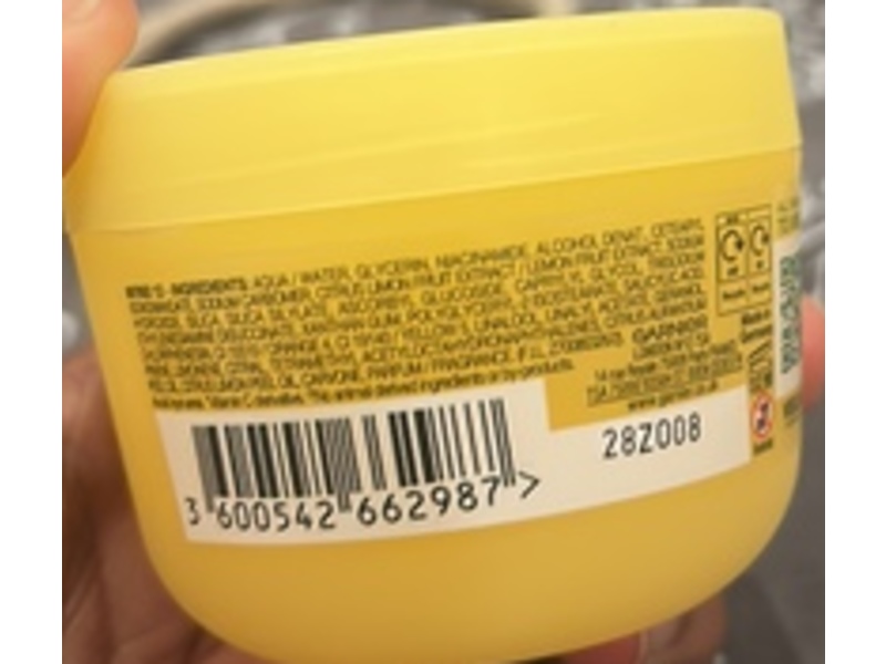 Garnier Fresh & Bright Hydrating Sorbet Cream, Vitamin C, 85 mL