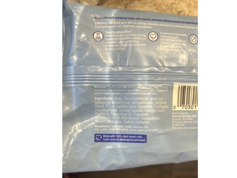 Neutrogena Makeup Remover Ultra-Soft Cleansing Wipes, 21 Count