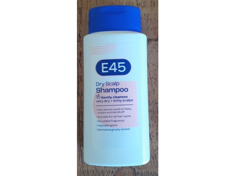 E45 Gently Cleanses Dry Scalp Shampoo, 200 mL