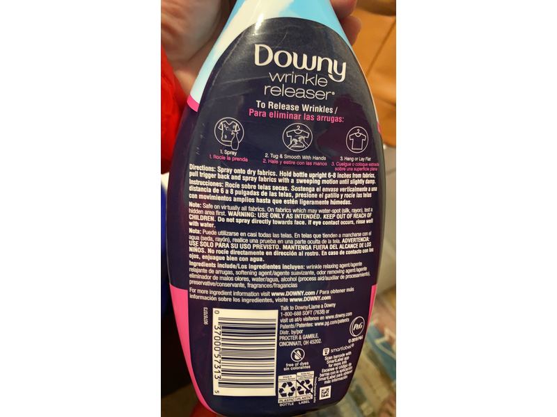 Downy Wrinkle Releaser Fabric Spray, Light Fresh, 33.8 fl oz/1 L, Pack Of 2
