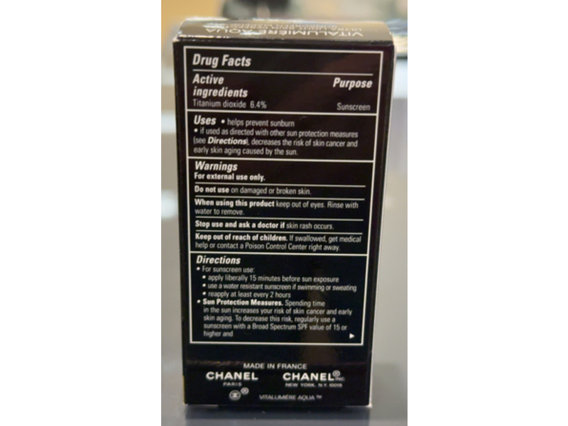 Chanel Vitalumiere Aqua Ultra Light Skin Perfecting Sunscreen Makeup, SPF 15, 70 Beige, 1fl oz/30 mL