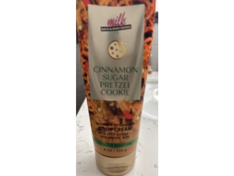 Bath & Body Works Milk Ultimate Hydration Body Cream, Cinnamon Sugar Pretzel Cookie, 8 oz/226 g