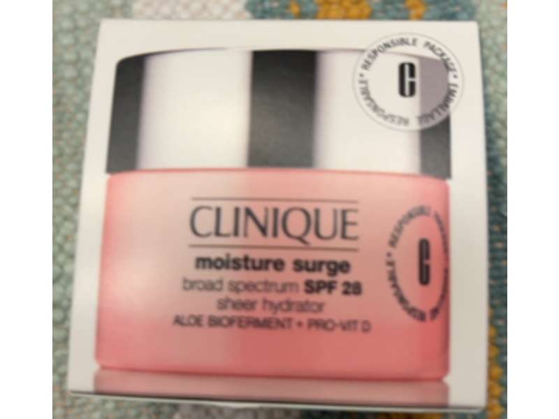 Clinique Moisturizer Surge SPF 28, Aloe Bioferment + Pro - Vit D, 1 oz