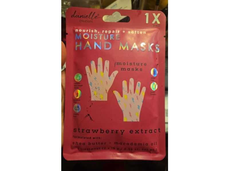 Danielle Creations Moisture Hand Masks, Strawberry Extracts, 0.56 oz/16 g, 1 Pair