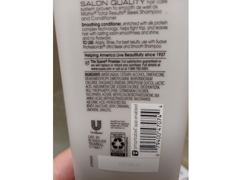 Suave Professionals Frizz Control Conditioner, Sleek & Smooth, 15 fl oz/443 mL