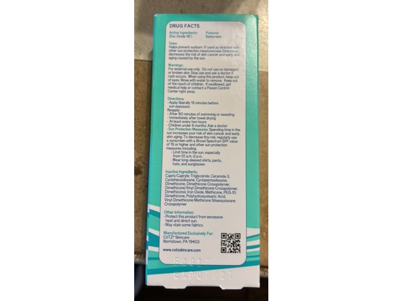 Cotz Face Moisture Lightly Tinted Mineral Sunscreen, SPF 35, 1.5 oz/42.5 g