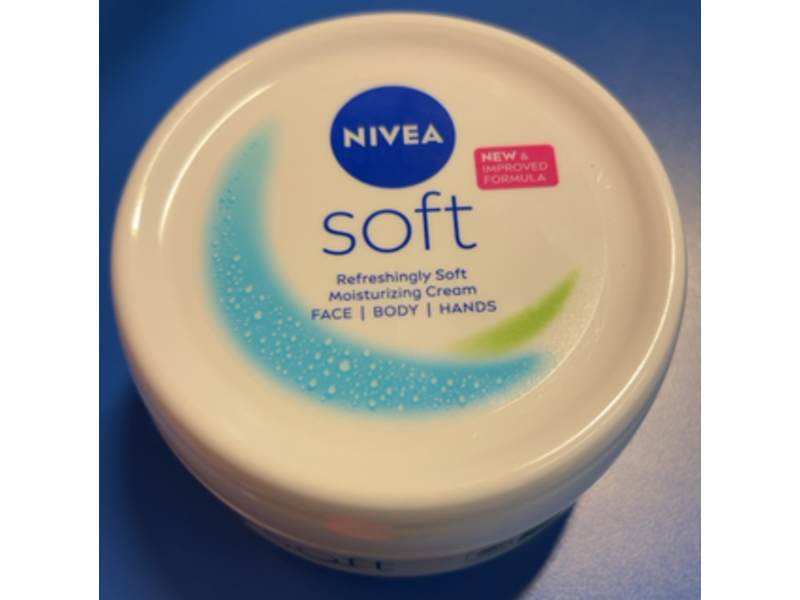 Nivea Refreshingly Soft Moisturizing Cream, Vitamin E & Jojoba Oil, 200 mL
