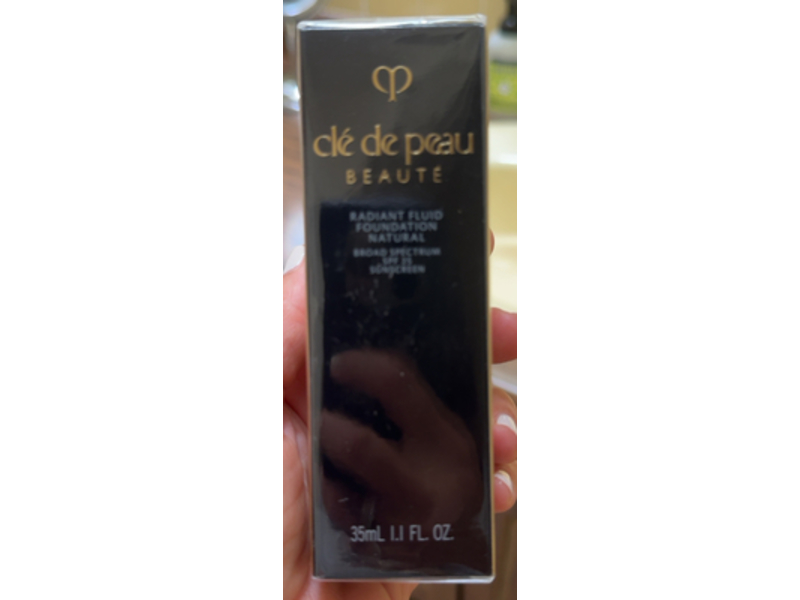 Cle De Peau Radiant Fluid Foundation Natural, I10 Very Light Ivory, SPF 25, 1.1 fl oz/35 mL